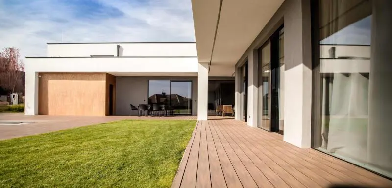 https://compotechsolution.com.au/the-ultimate-guide-to-choosing-the-right-composite-decking-in-canberra/